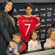 Upss…Dua Putri Cristiano Ronaldo Fasih Bahasa Arab?